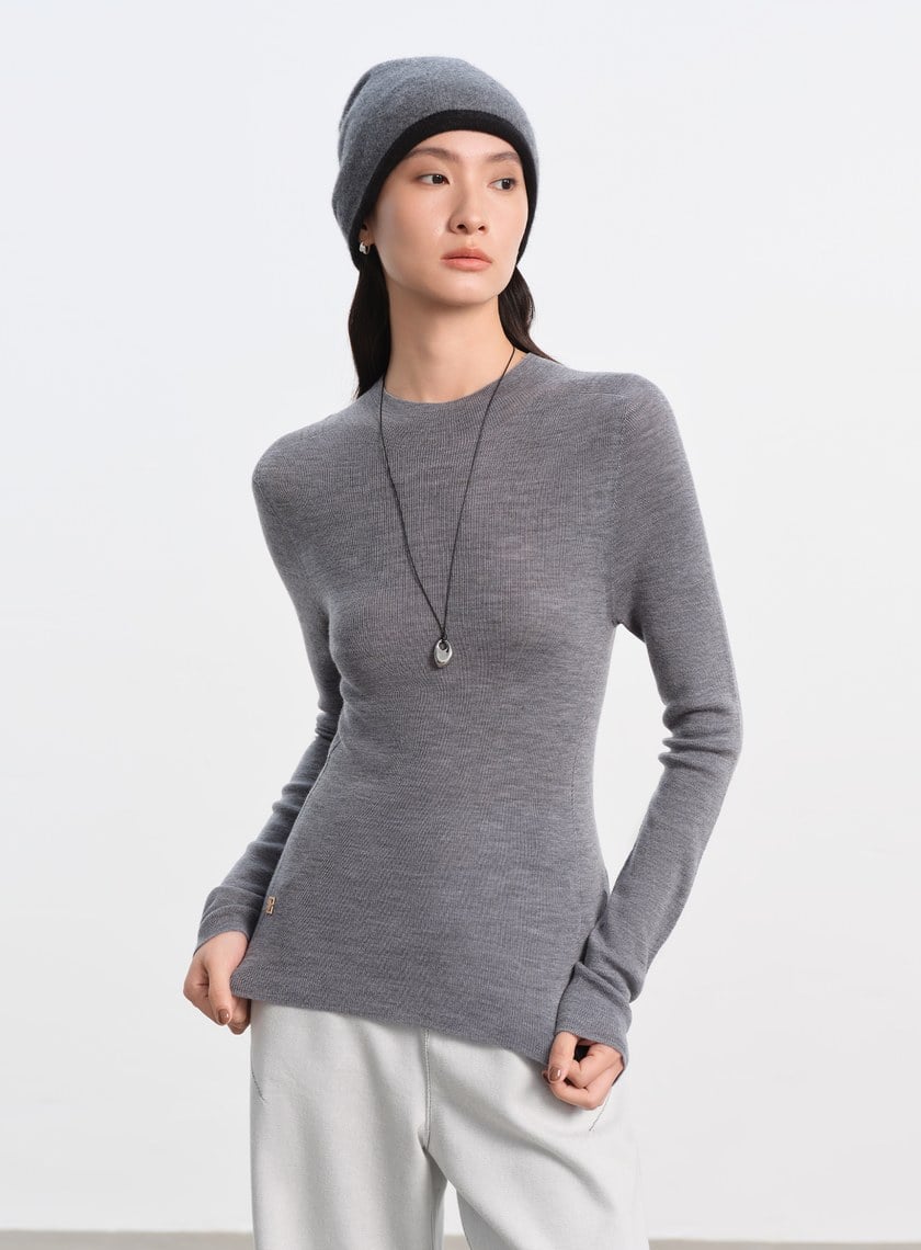 純羊毛半高領針織上衣