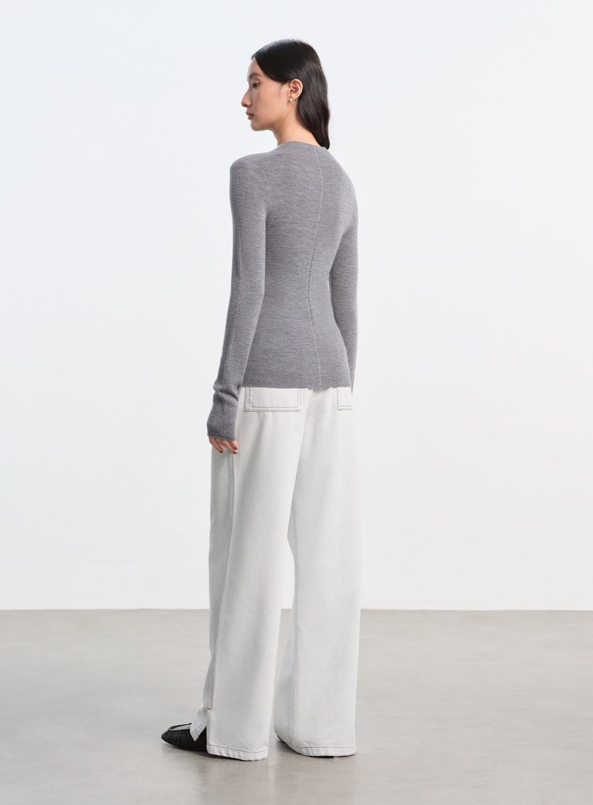 純羊毛半高領針織上衣