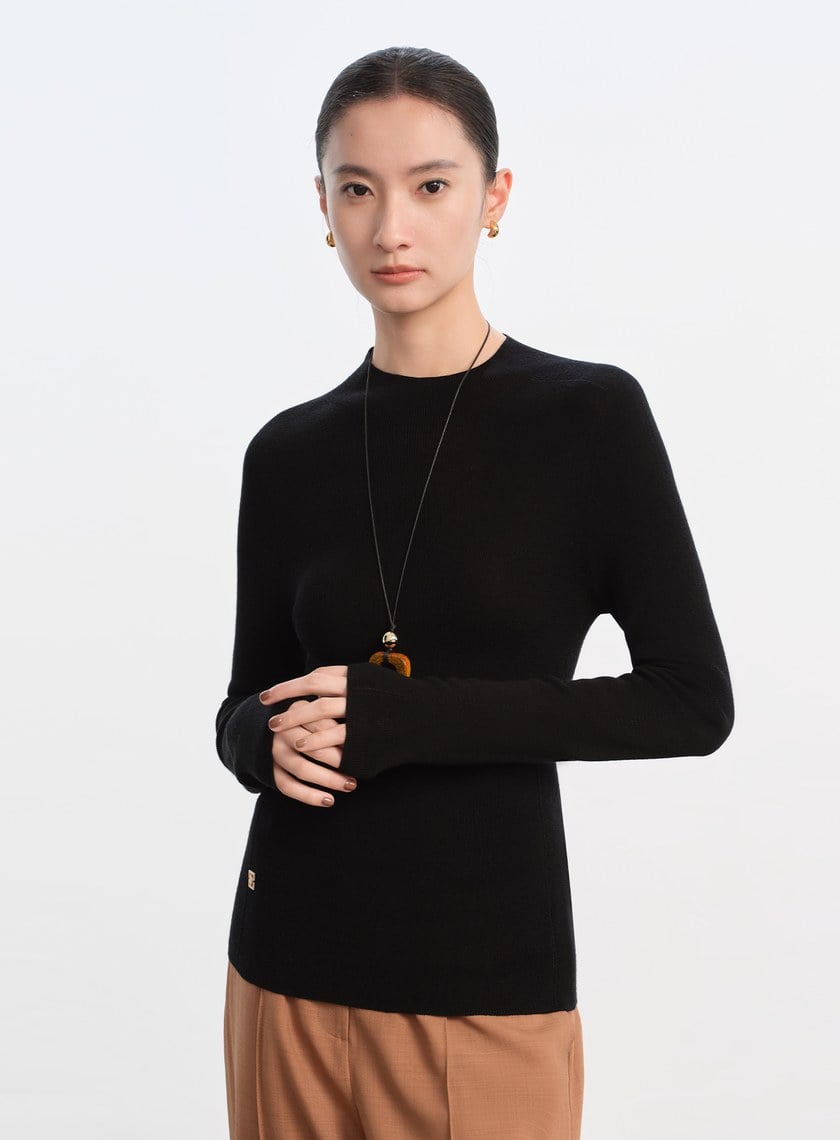 純羊毛半高領針織上衣