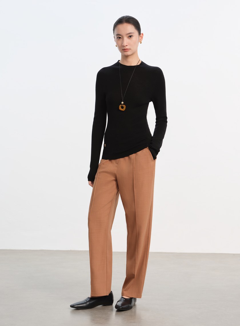 純羊毛半高領針織上衣