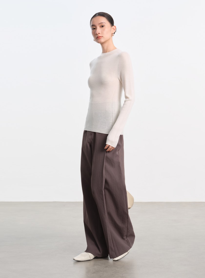 純羊毛半高領針織上衣