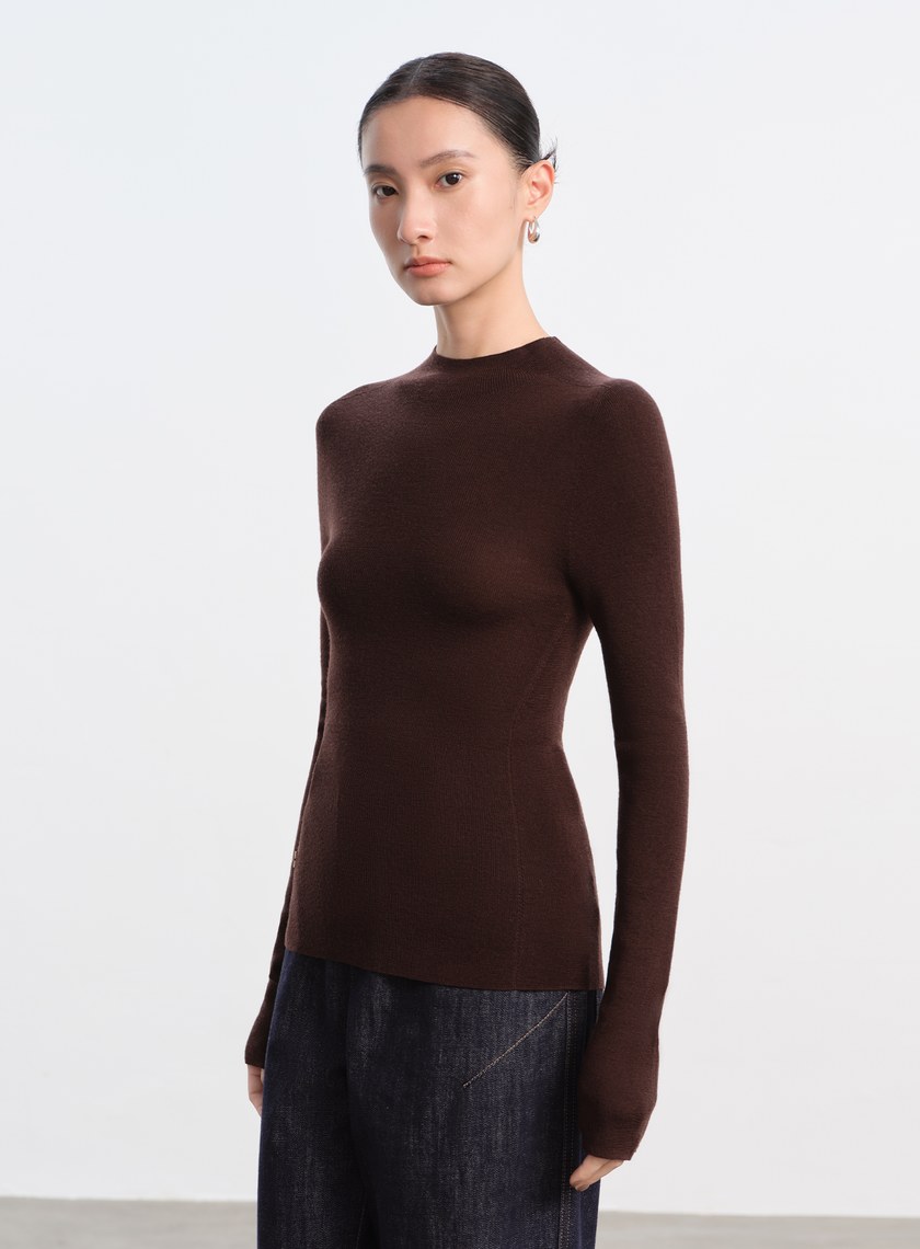 純羊毛半高領針織上衣