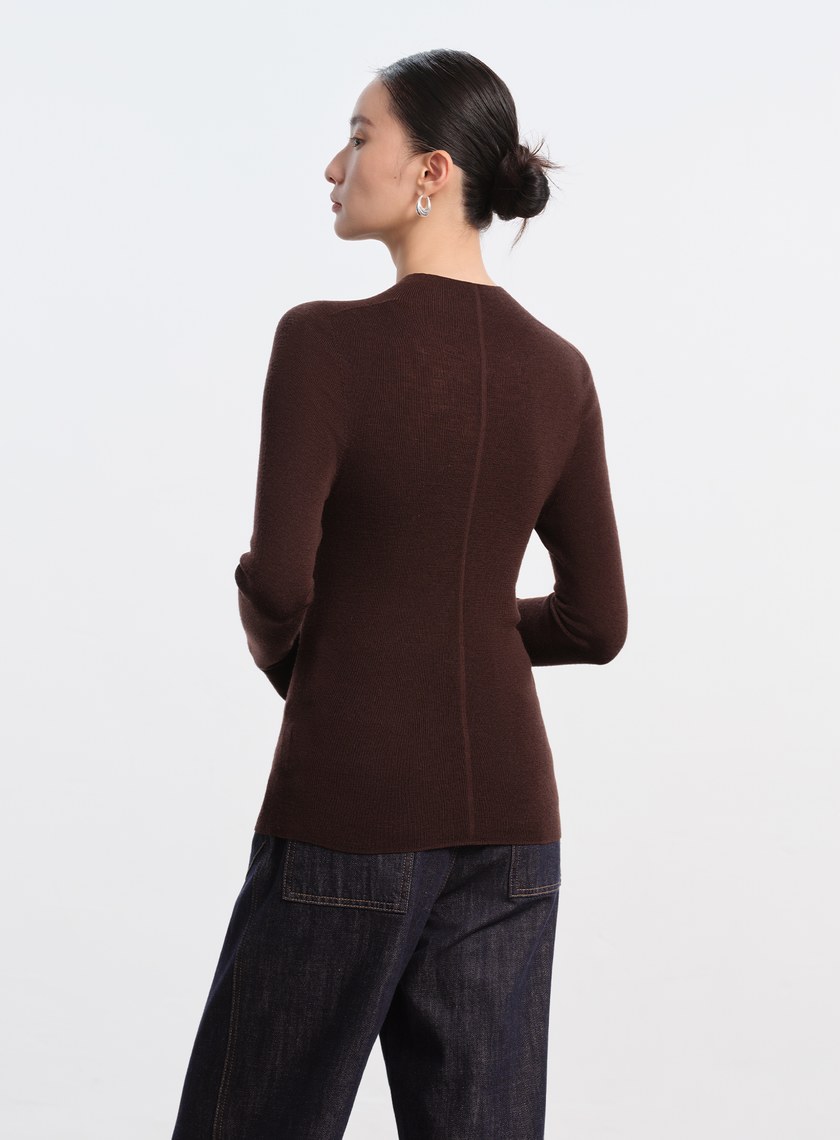 純羊毛半高領針織上衣