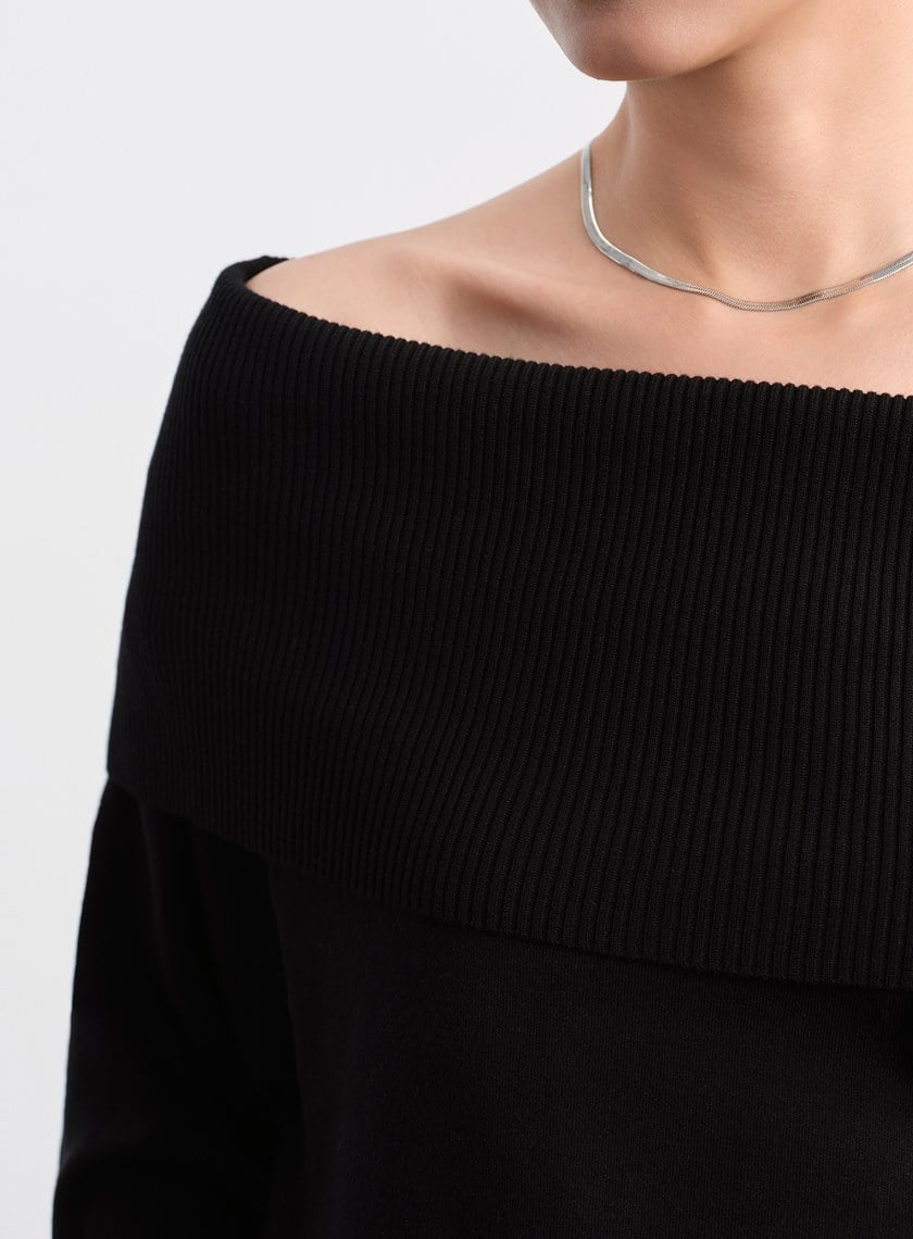 優雅一字領羊毛衫