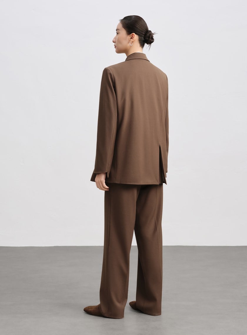 時髦拼接領寬版西裝外套