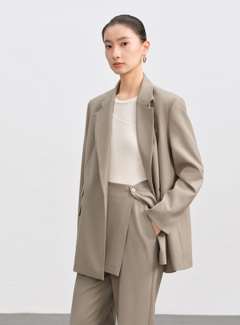 時髦拼接領寬版西裝外套