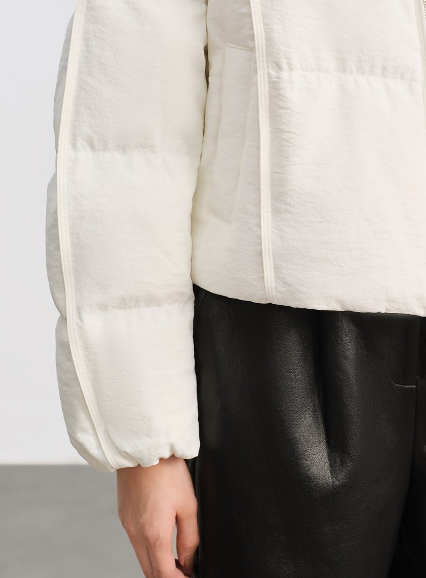 斜紋肌理立領防風夾克