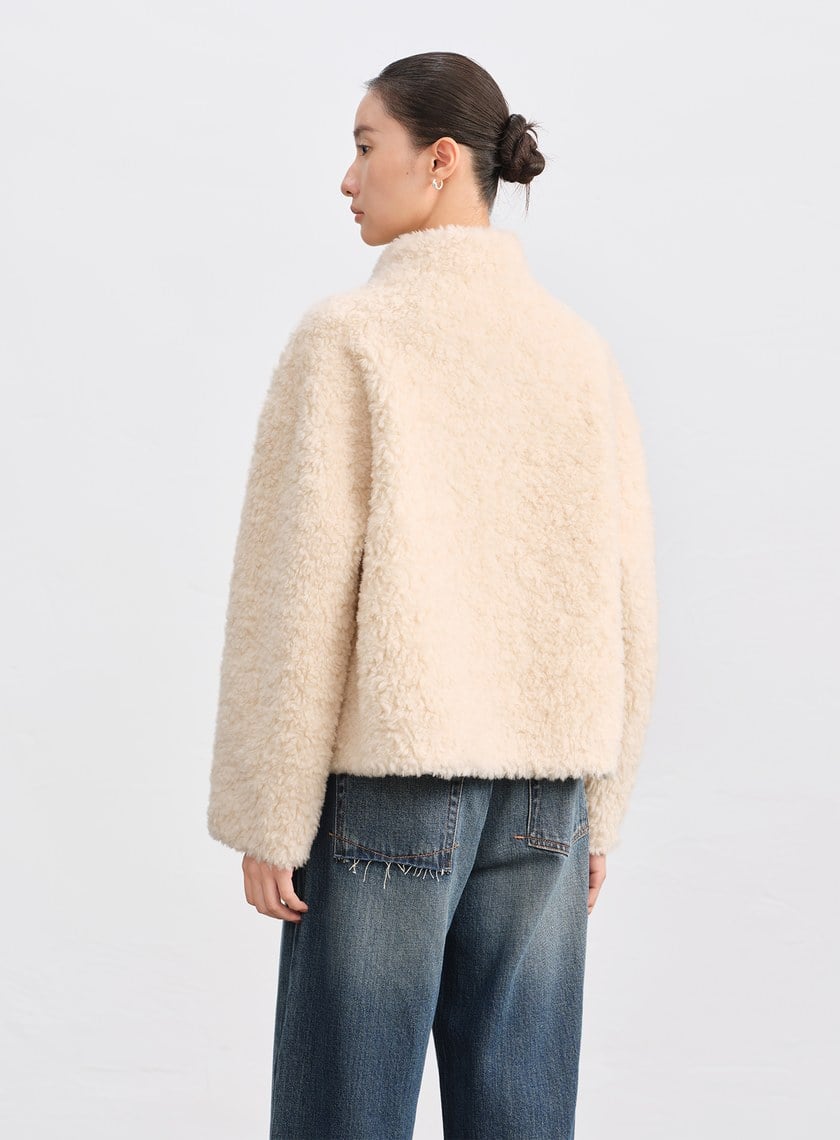 挺廓感羊毛半高領外套