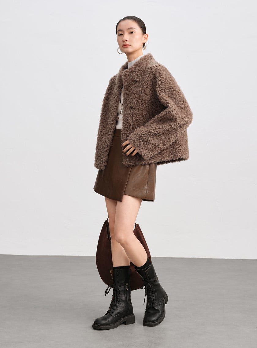 挺廓感羊毛半高領外套