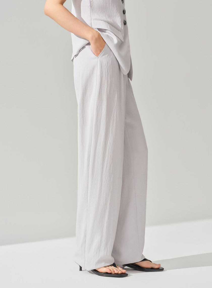 DISNEY｜優雅刺繡彎刀褲