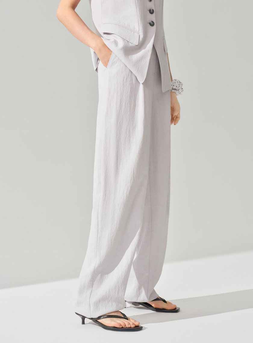 DISNEY｜優雅刺繡彎刀褲