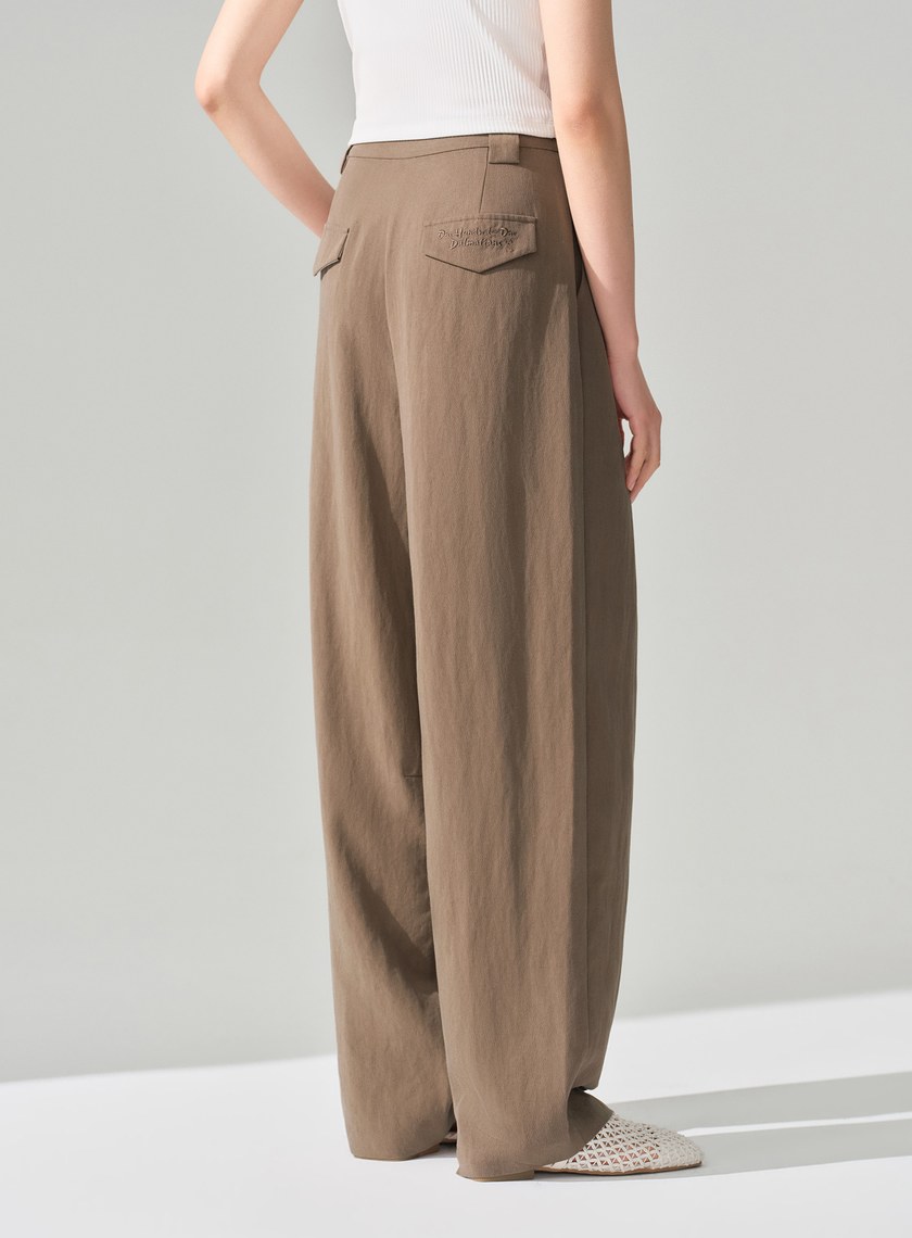 DISNEY｜優雅刺繡彎刀褲