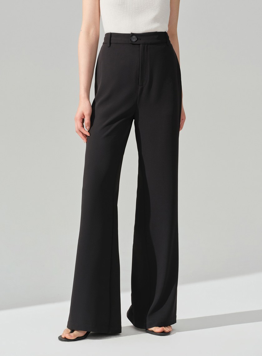 高腰修身微喇叭褲