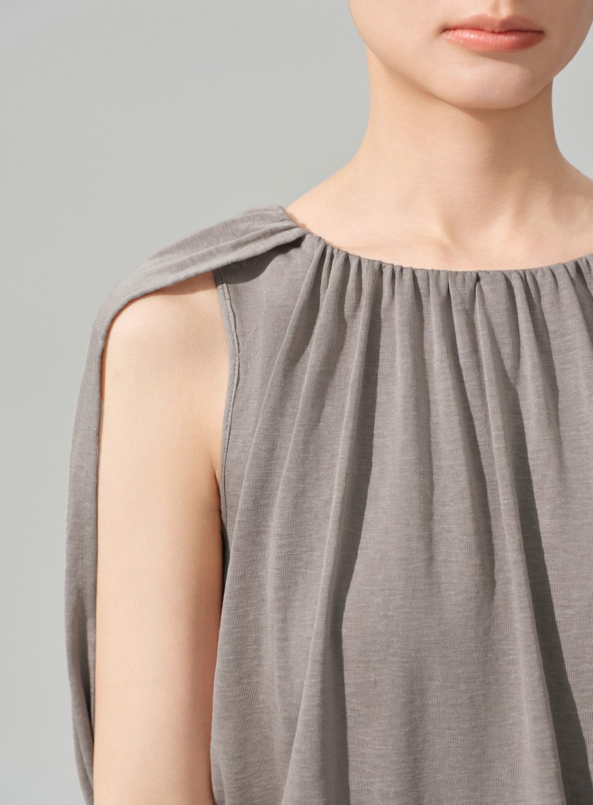 優雅垂墜收腰上衣