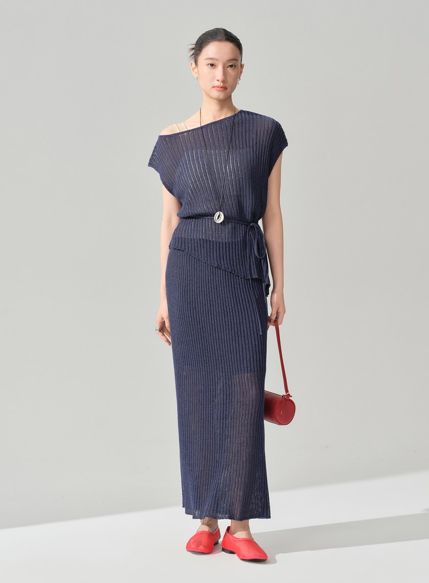 慵懶不對稱斜肩繫帶上衣