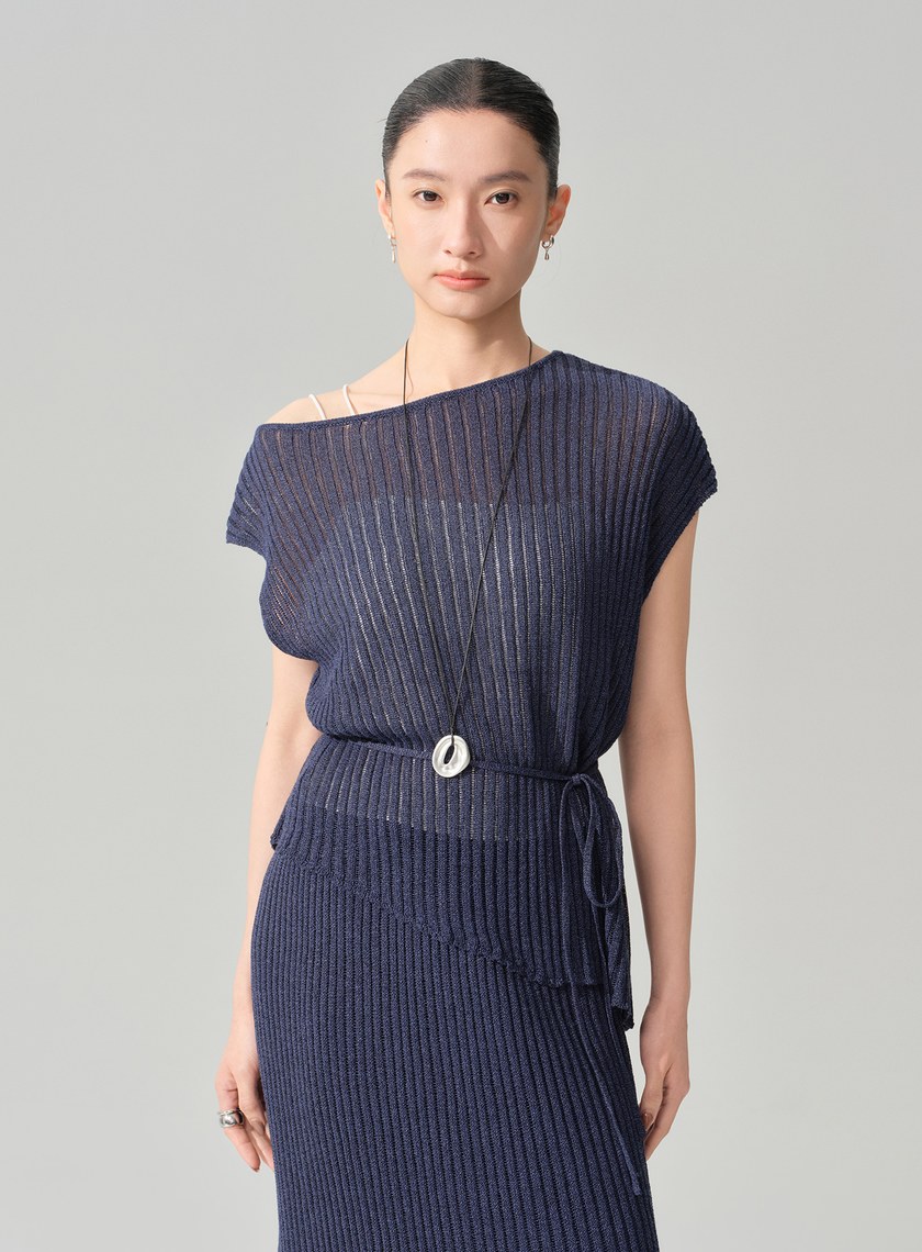 慵懶不對稱斜肩繫帶上衣