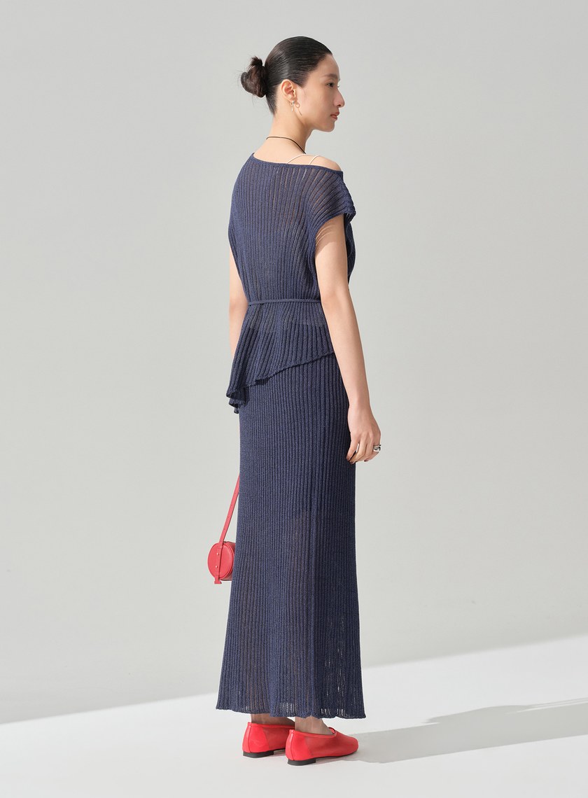 慵懶不對稱斜肩繫帶上衣