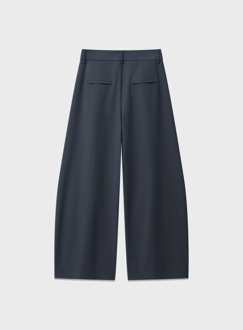 率性廓型彎刀褲