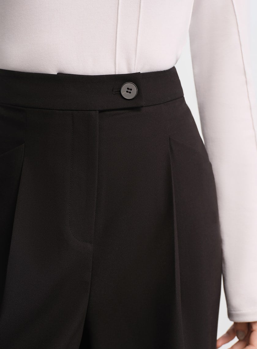 經典打摺修身西裝褲