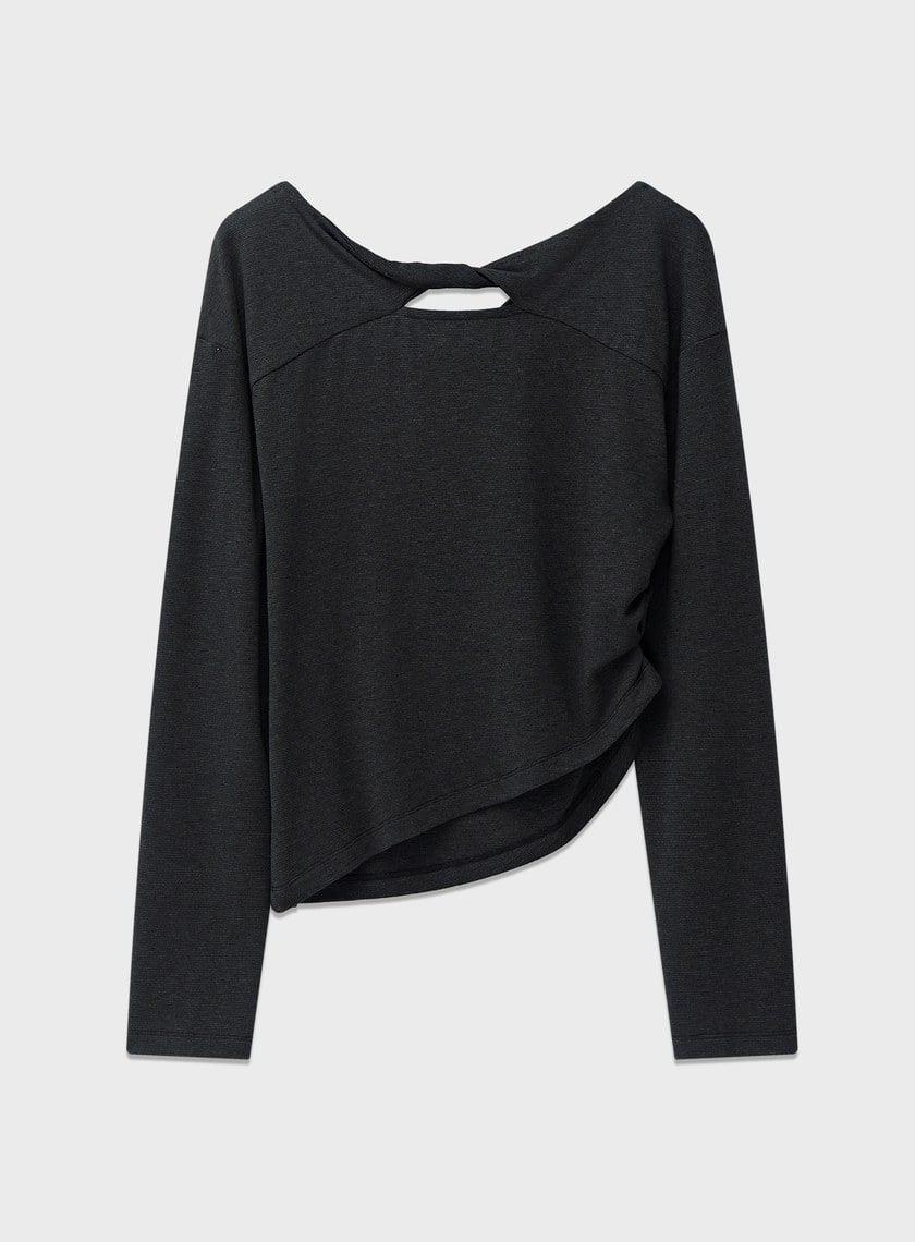 慵懶一字領針織上衣