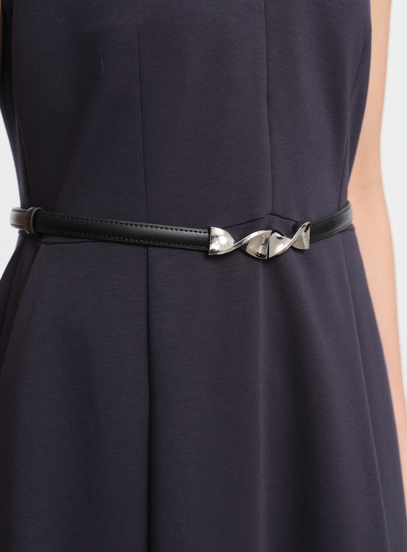 簡約百搭銀扣皮帶