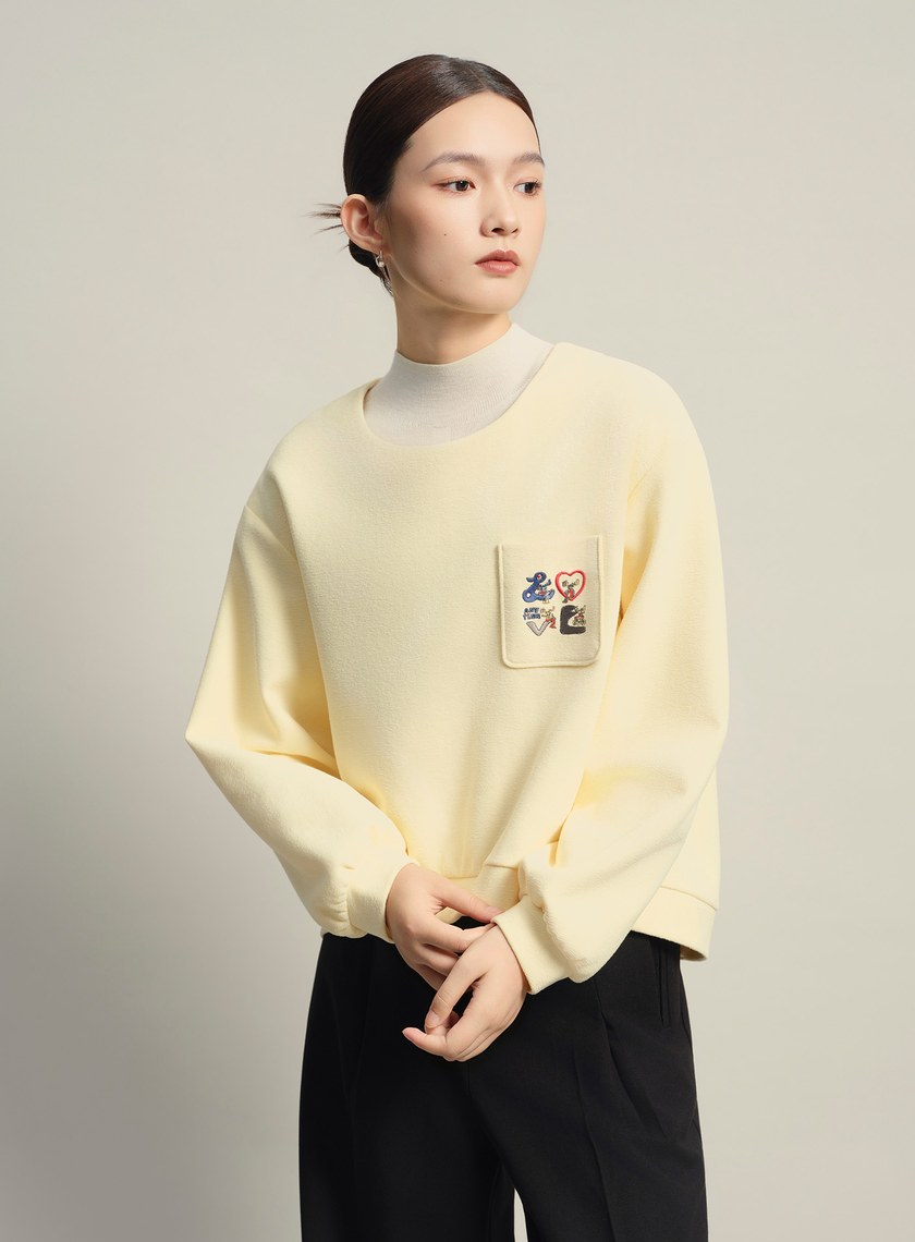 Leland Lee藝術家聯名-寬鬆落肩刺繡上衣