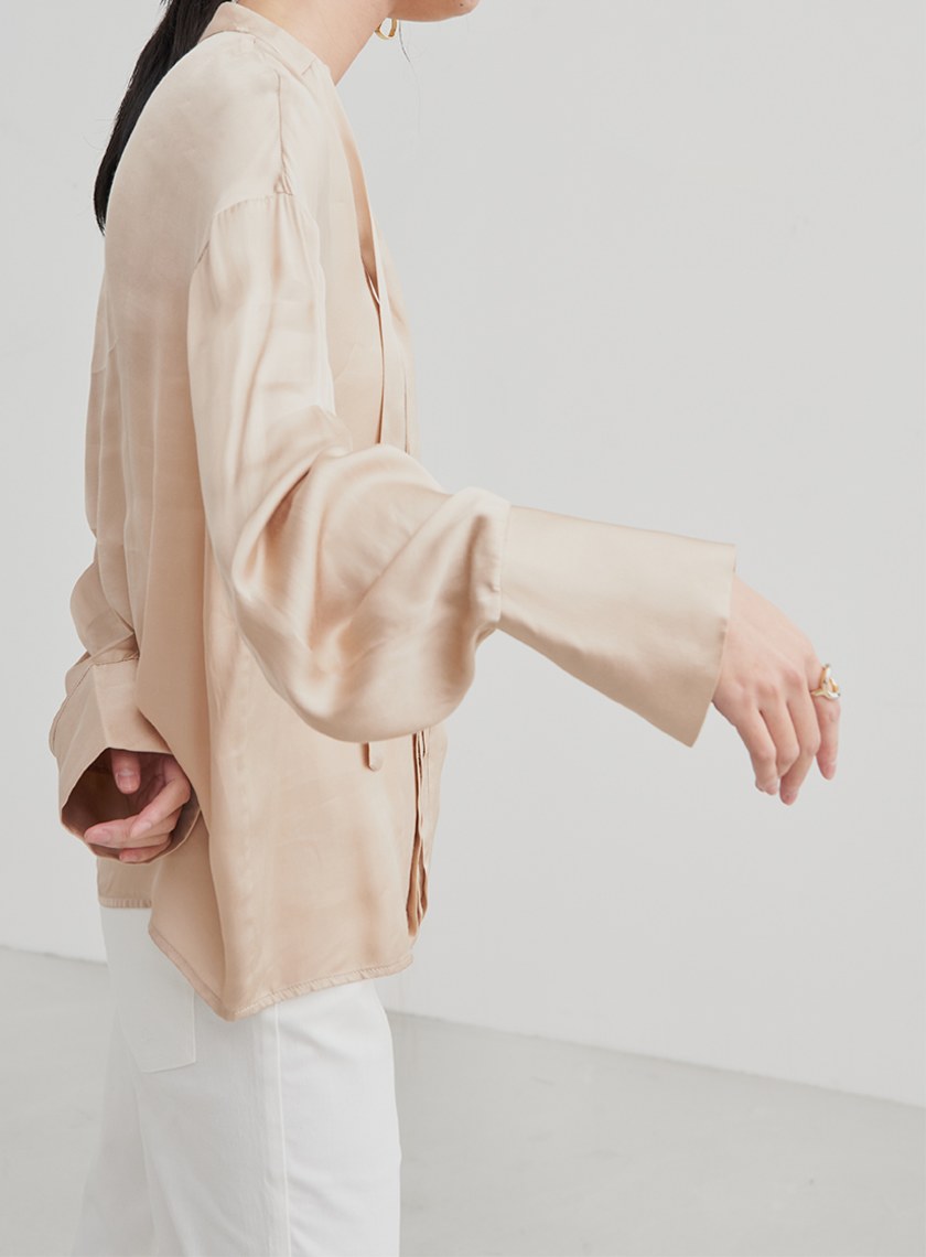 光澤感飄帶打摺襯衫