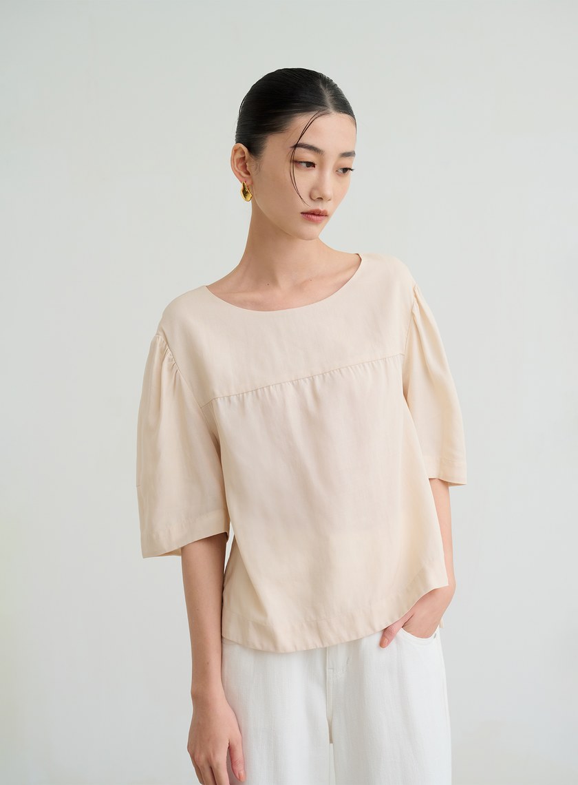 簡約空氣感圓領上衣
