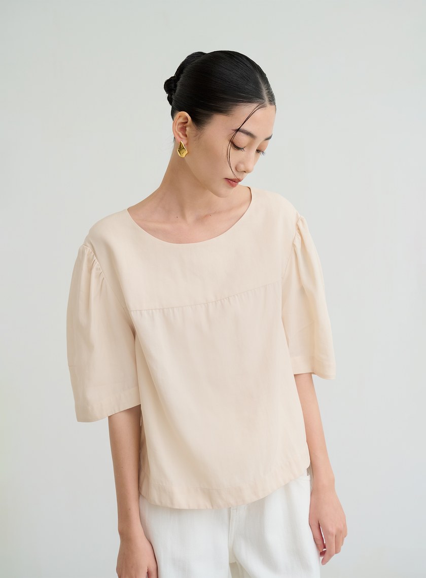 簡約空氣感圓領上衣