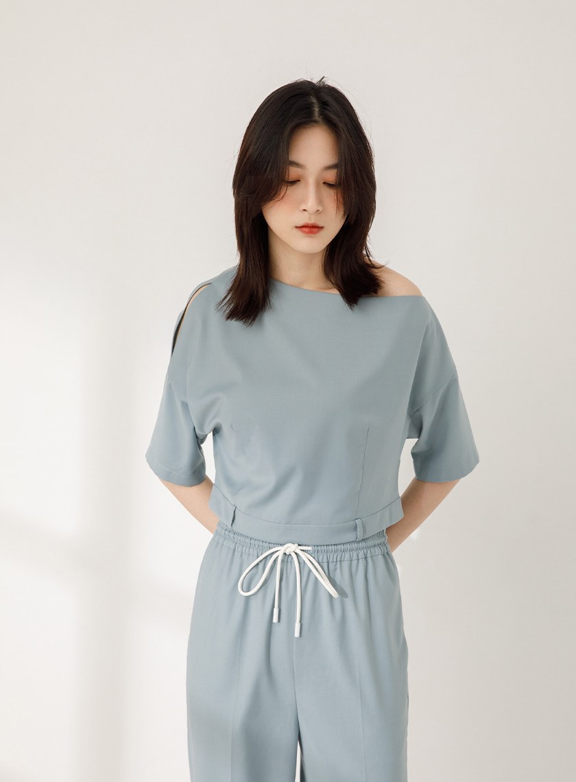 不對稱斜領短版上衣