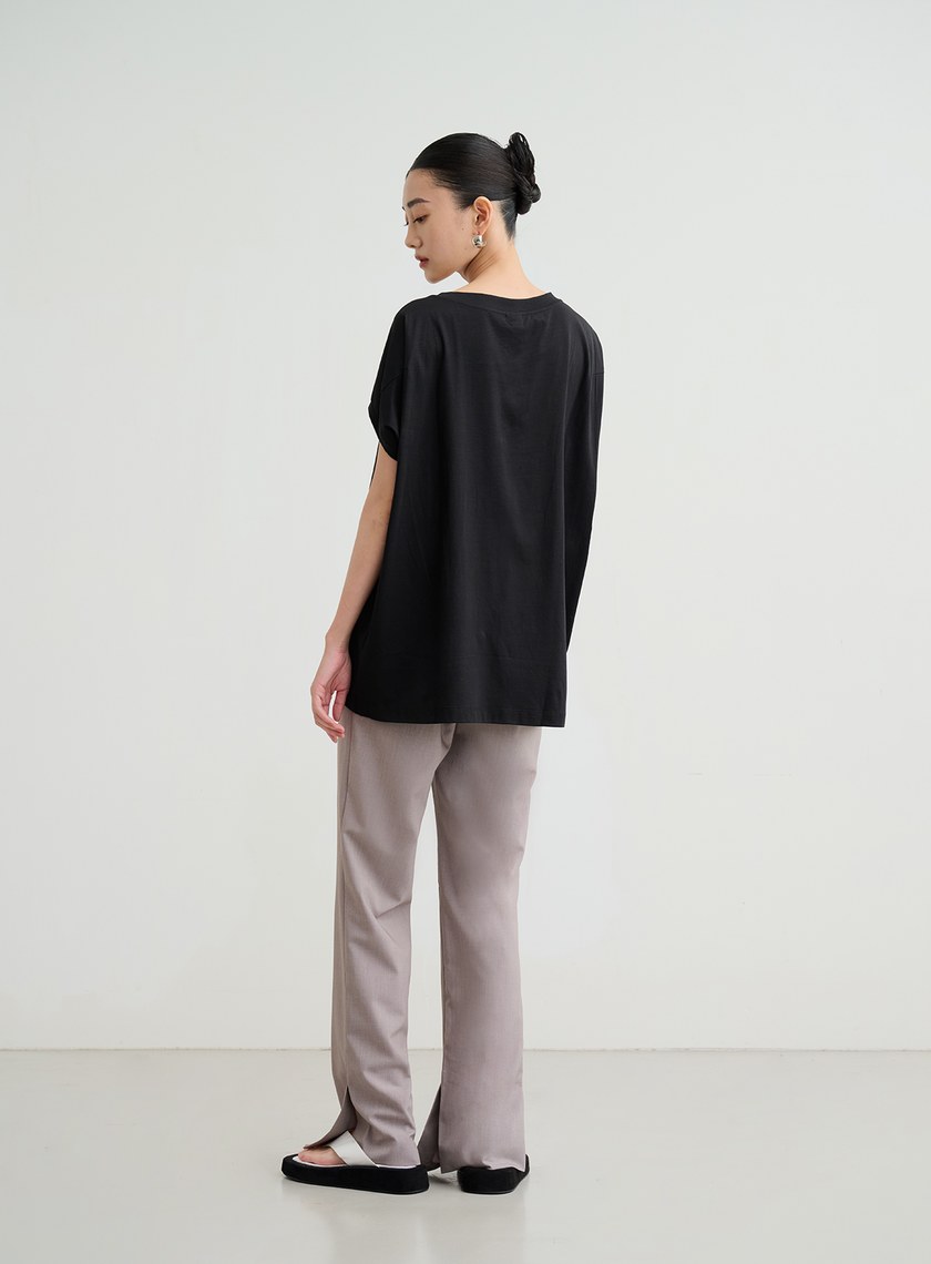 領口刺繡斗篷式造型上衣