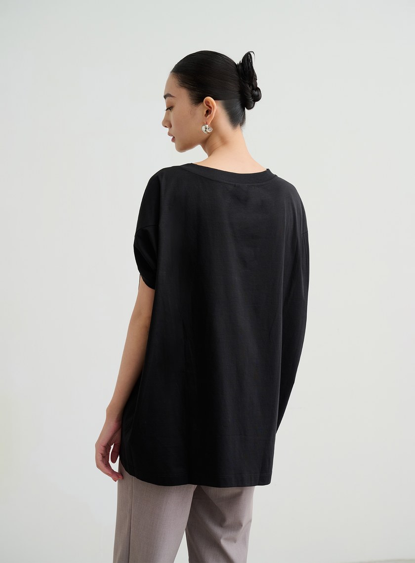 領口刺繡斗篷式造型上衣