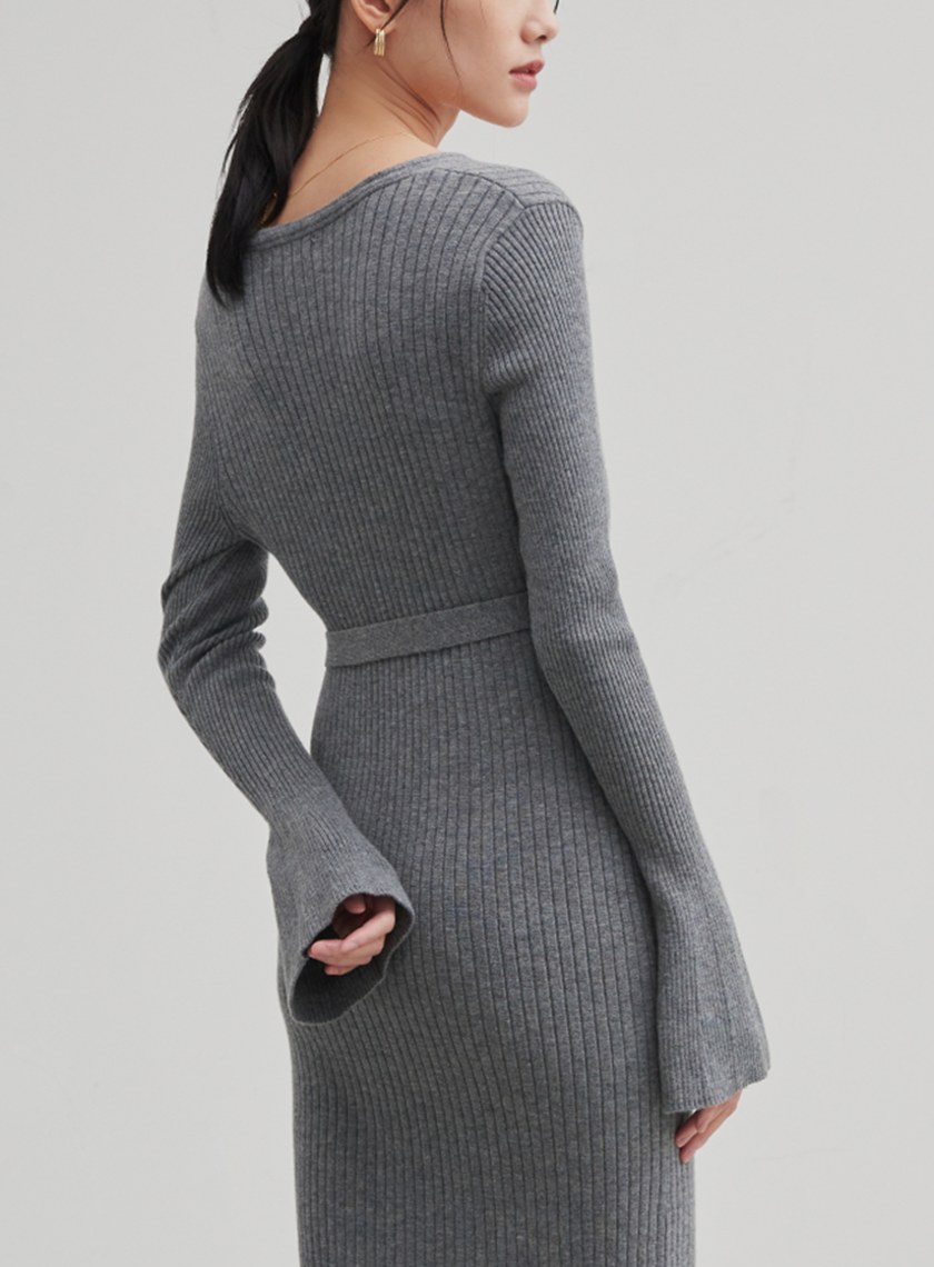 V領和身綁帶針織洋裝