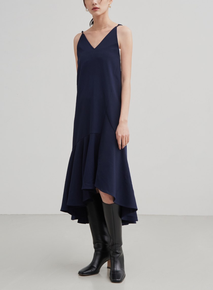 V領肩帶不對稱魚尾洋裝