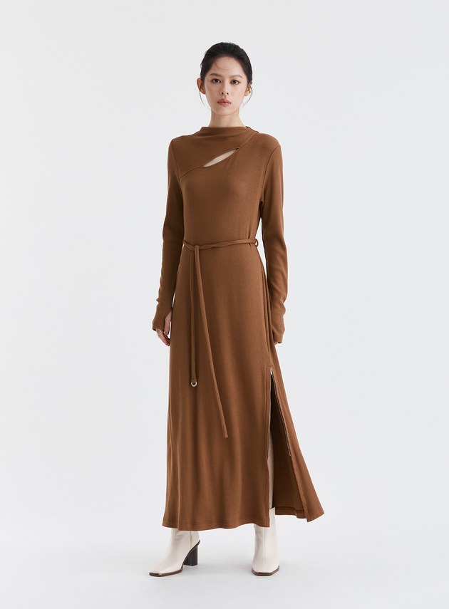 鏤空美背高領針織拉鍊洋裝