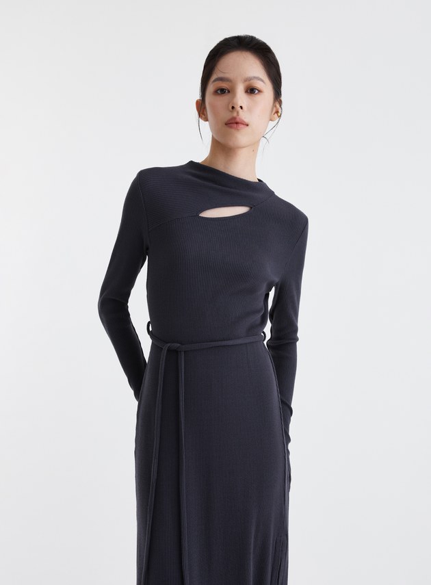 鏤空美背高領針織拉鍊洋裝