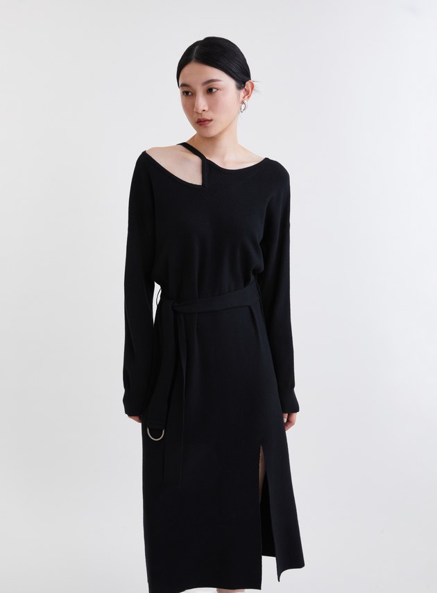 時髦挖肩造型綁帶針織洋裝