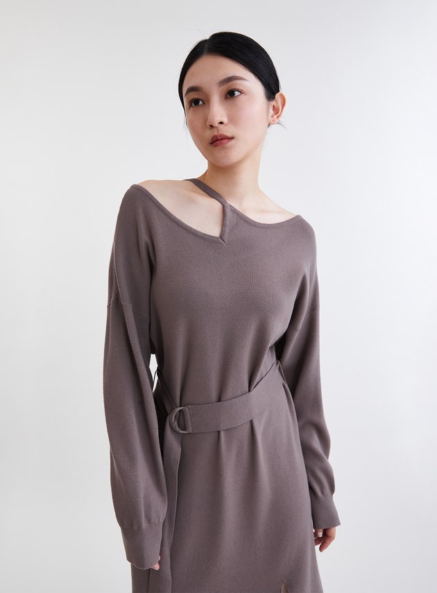 時髦挖肩造型綁帶針織洋裝