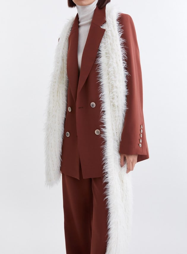 柔軟毛毛網洞造型圍巾