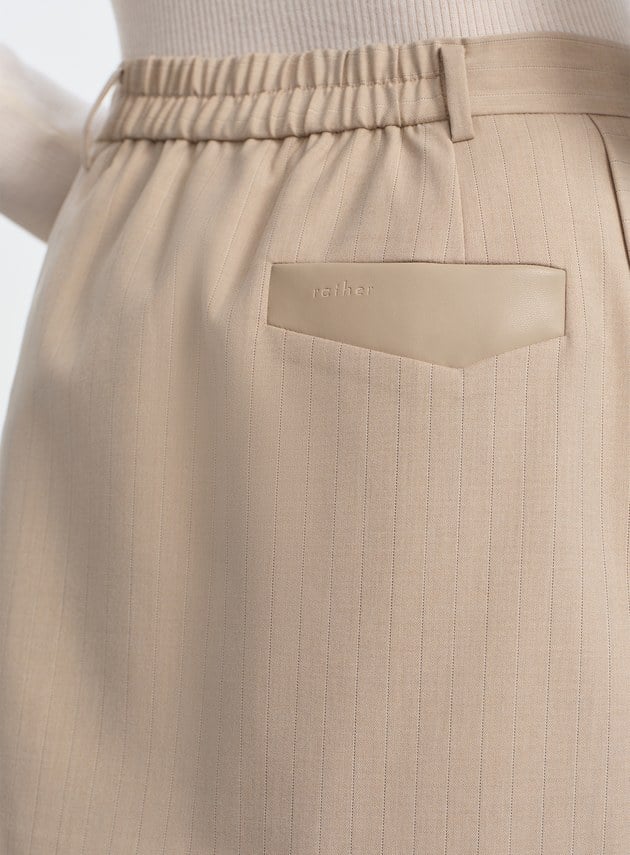 俐落直筒西裝短裙