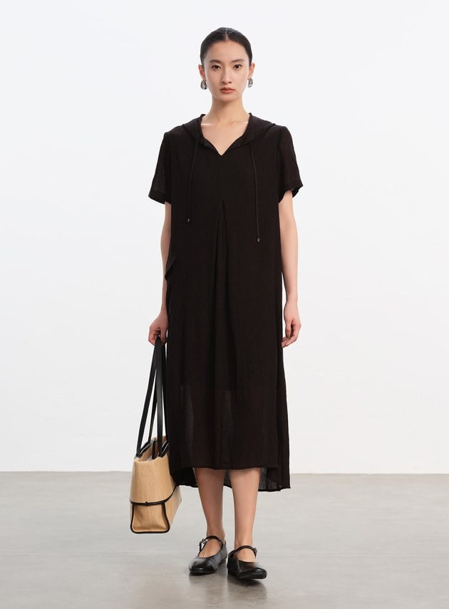 褶皺肌理連帽洋裝