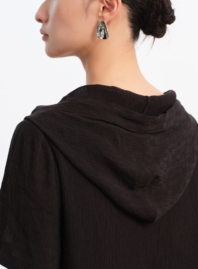 褶皺肌理連帽洋裝