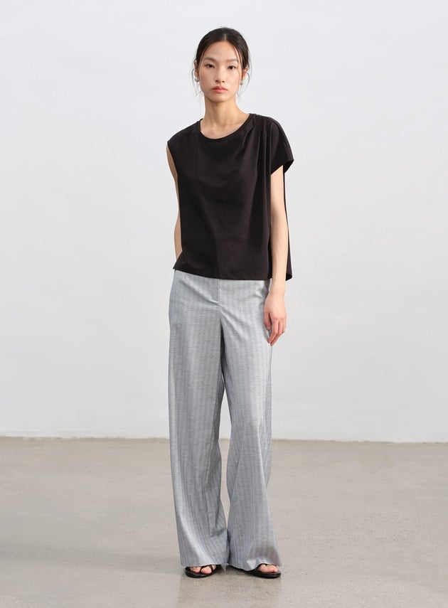 不對稱剪裁造型T-Shirt