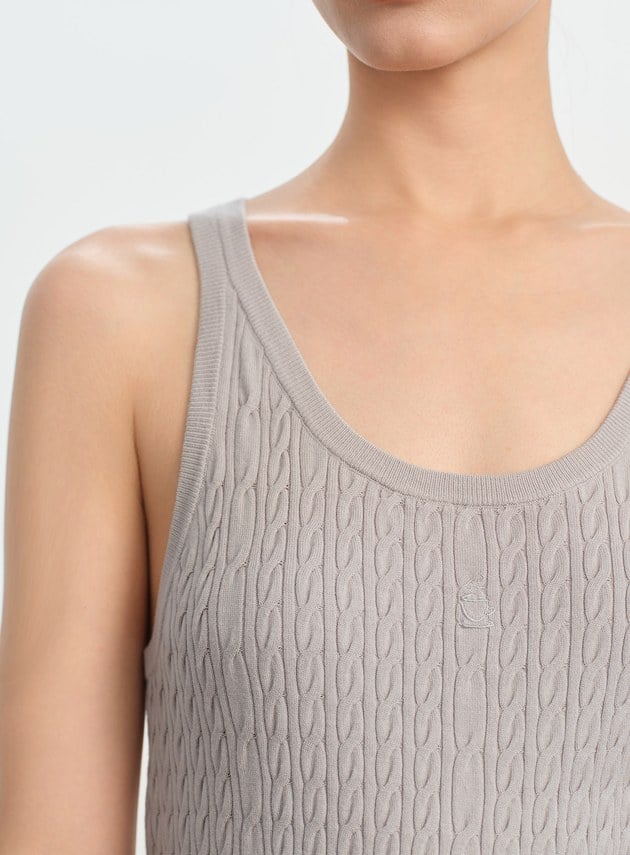 立體花紋圓領背心