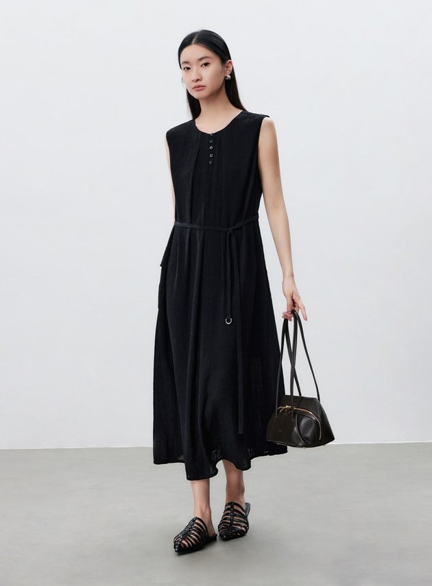 輕盈褶皺綁帶洋裝