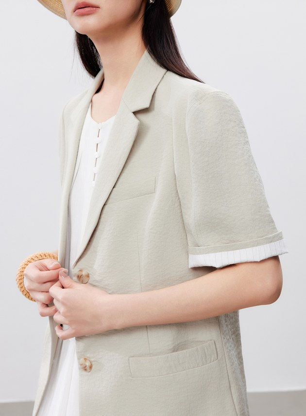 鬆弛感闊肩短袖西裝外套