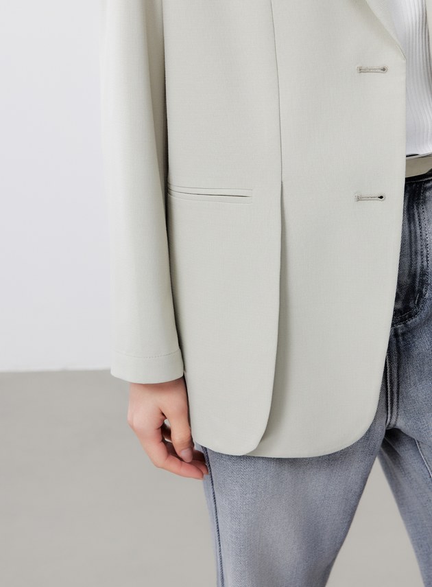 輕盈涼感西裝外套