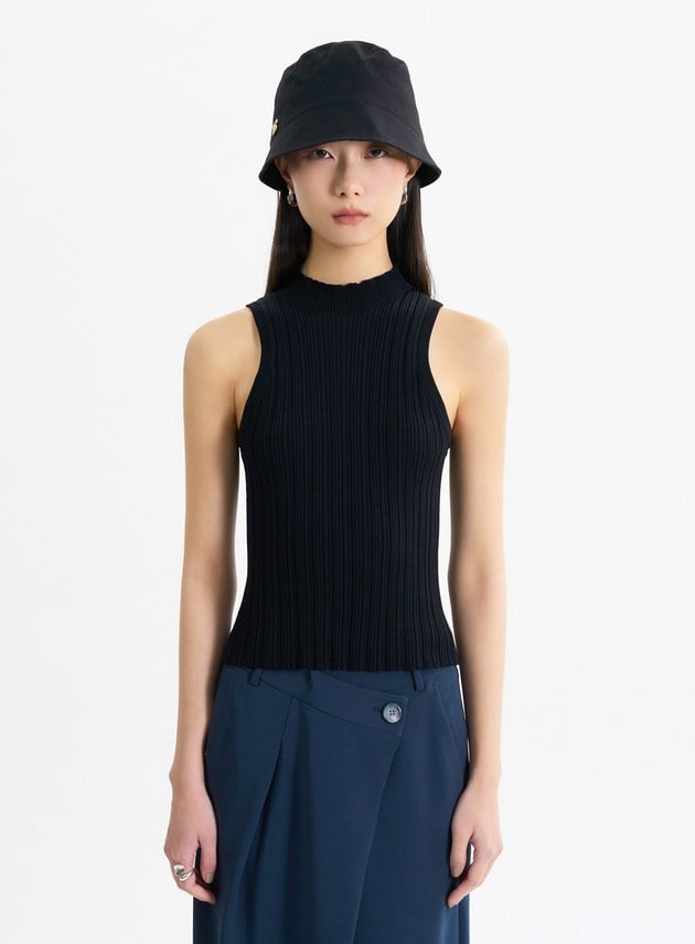 環保坑條削肩半高領針織背心