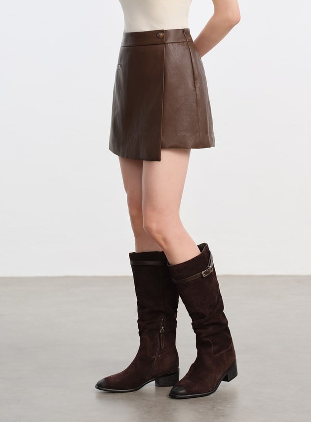 時髦一片式皮革褲裙