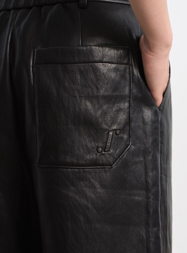 柔霧環保皮革五分褲